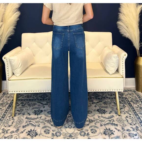 NEW ROSA CLOTHING monica wide-leg jeans in medium wash - Picture 2 of 3